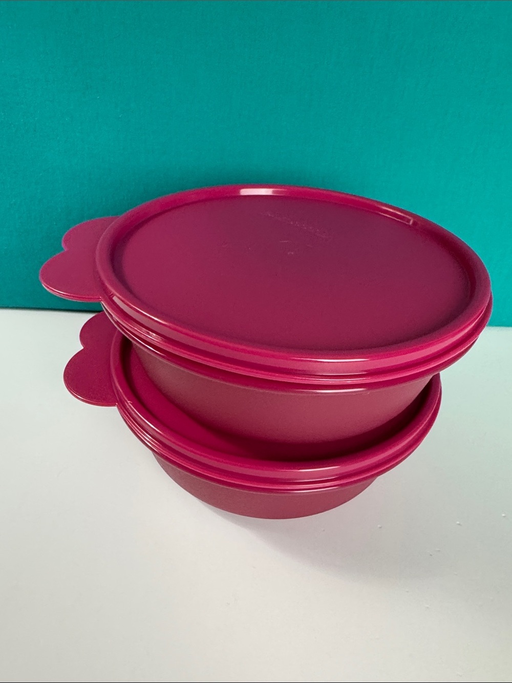 Tupperware Modular Round Containers 2.5 cup / 630ml pink purple color
